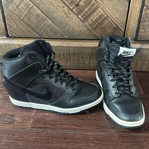 Nike Sky high Dunks size 7 women’s